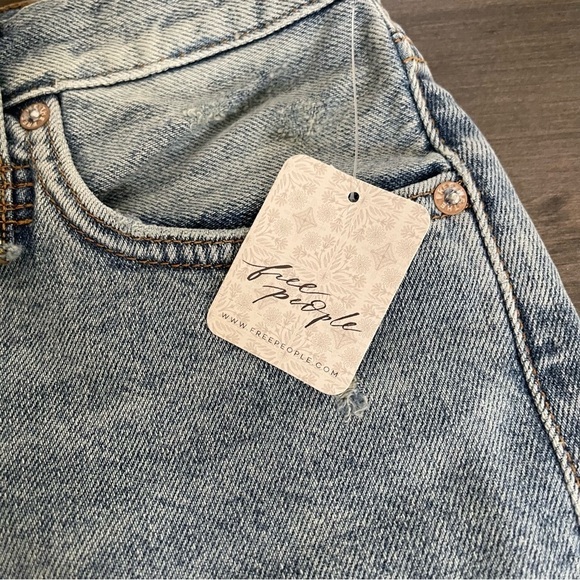 Free People Makai Cut-off distressed Shorts size 25 NWT - Picture 3 of 12